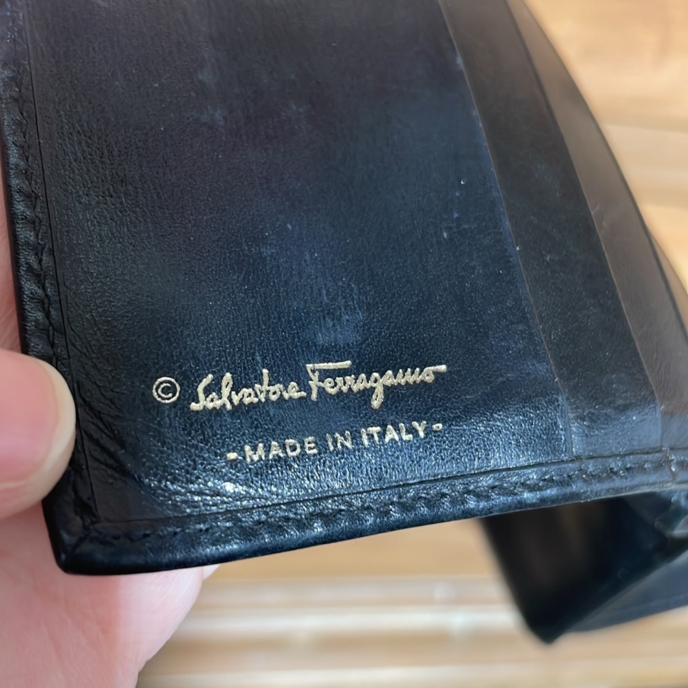 Salvatore Ferragamo Vintage Gancini Trifold Wallet Black Leather Made in Italy - Picture 3 of 13